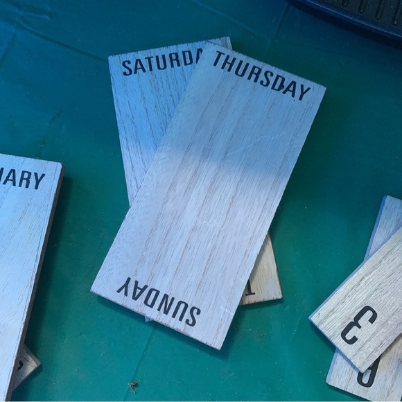 Wooden calendar - Picture 7 of 7